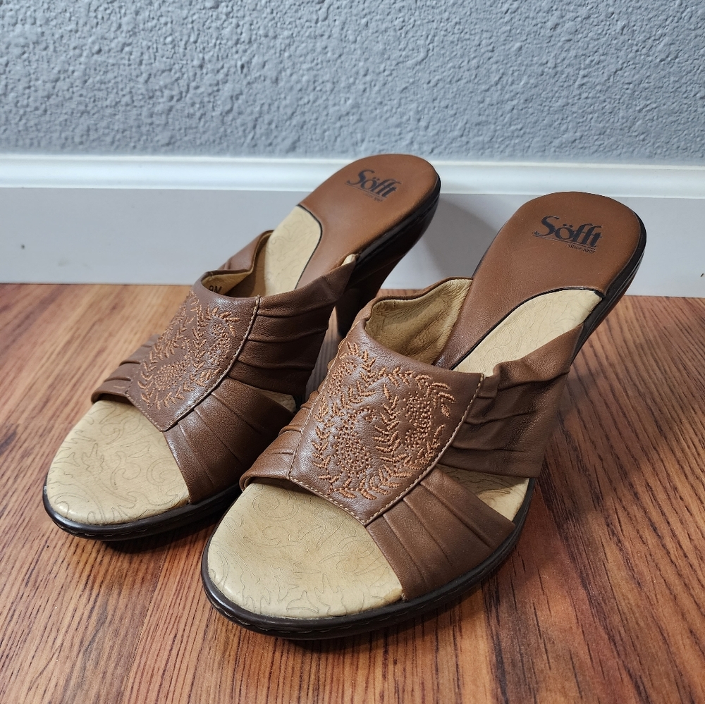 Sofft Slip-on Sandals